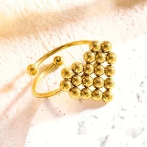 Elegant Gold Heart Ring